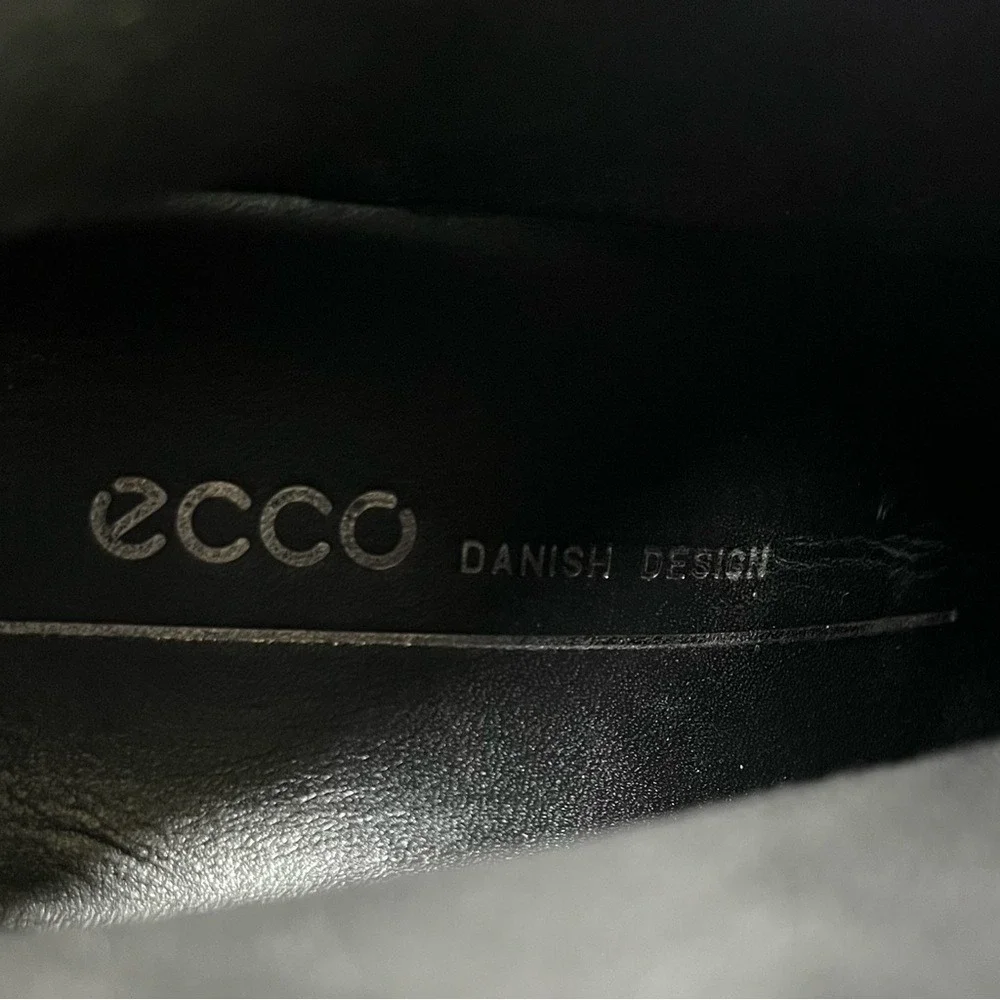 Ecco Boots Womens Size 7-7.5 Black Ankle Side Zipper Heel Booties‎